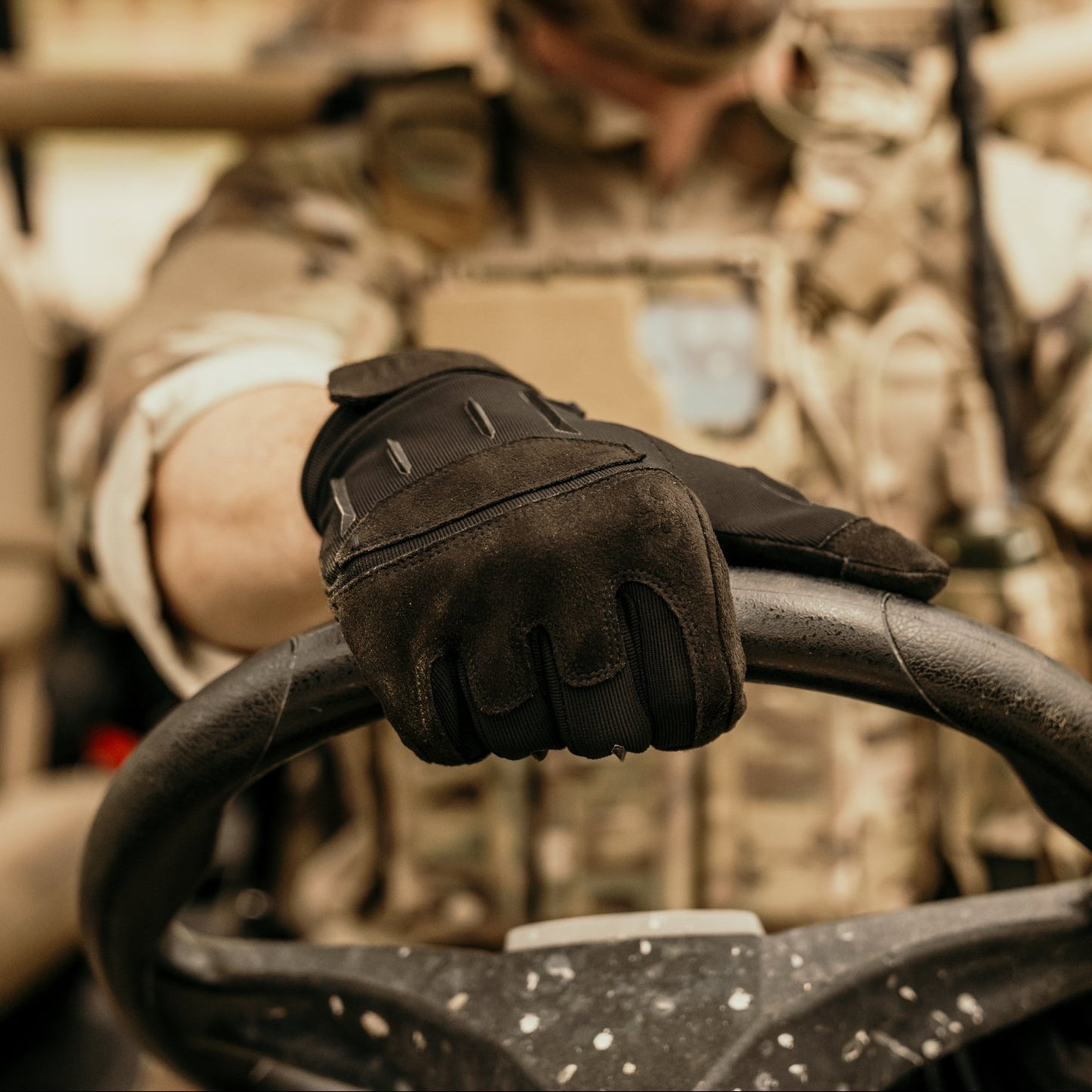 Ironsight II Glove - Image 13